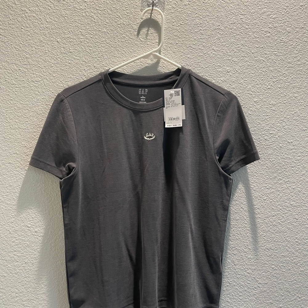 GAP Men's Charcoal Short Sleeve Tee